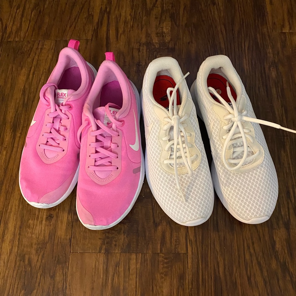 2 Pair Women’s Nikes Size 8